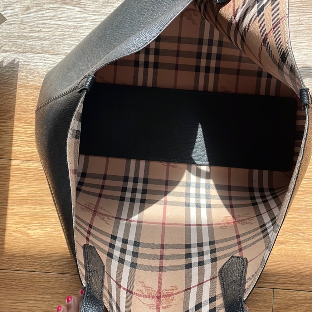 Burberry reversible tote. Excellent condition.